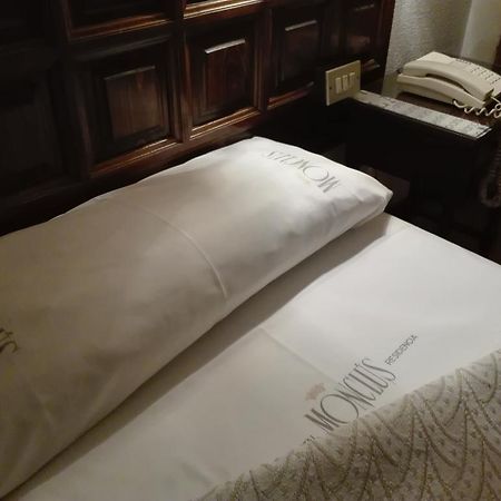 Hotel Monclus Palencia Zewnętrze zdjęcie